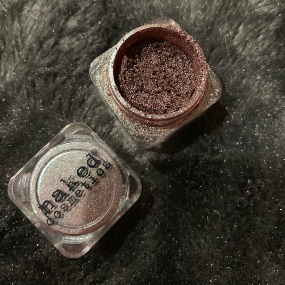 Naked Cosmetics - Picture 2 of 5